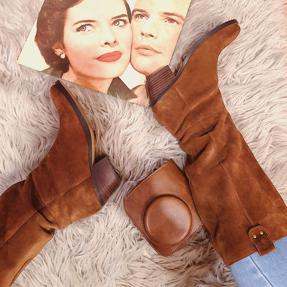 Vintage suede tall boots/ super comfy and easy